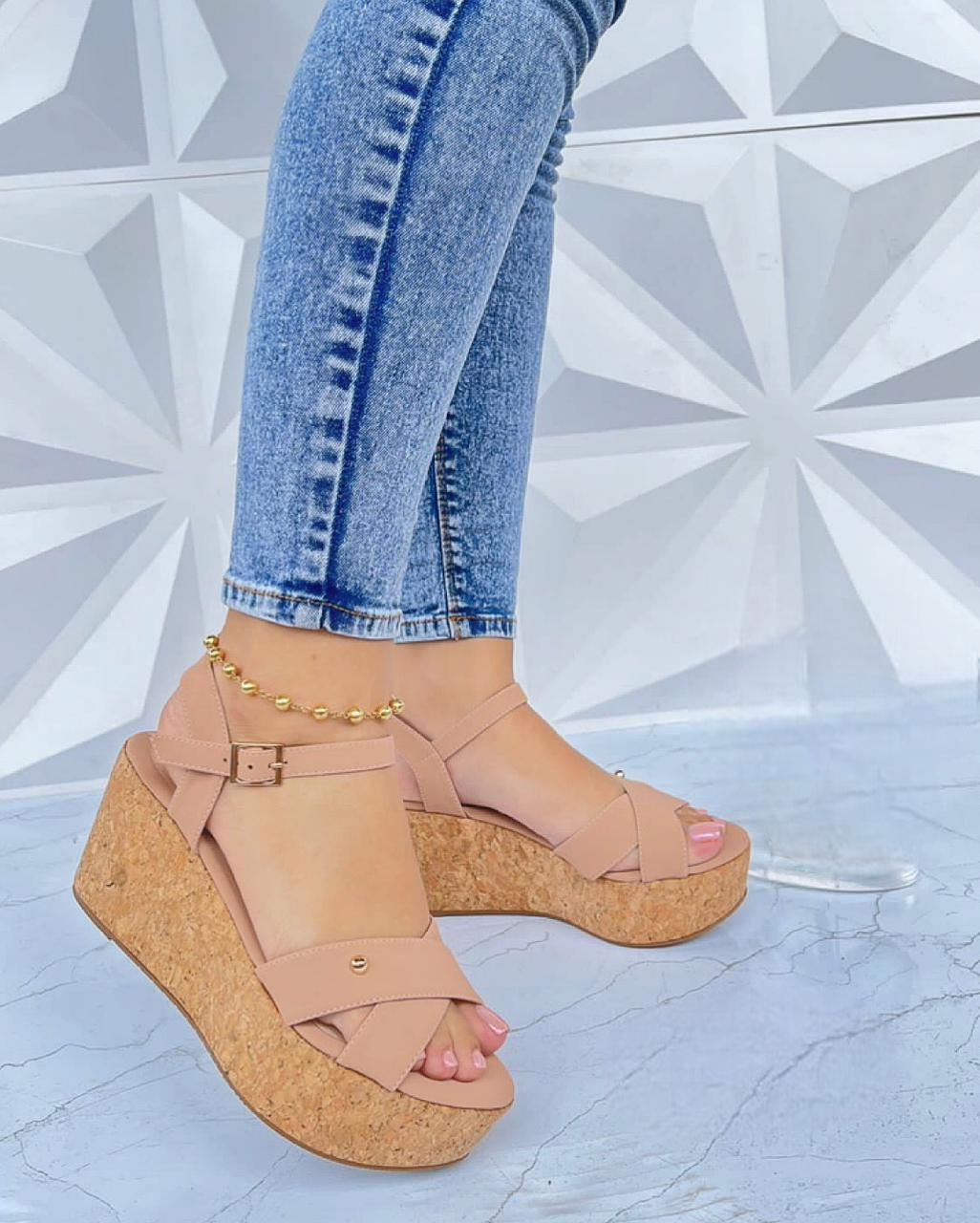 SANDALIAS EN PLATAFORMA DE CORCHO