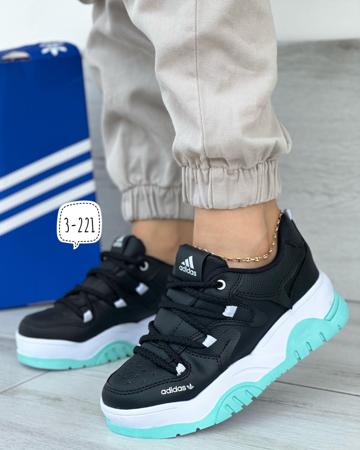 Adidas dama LITE