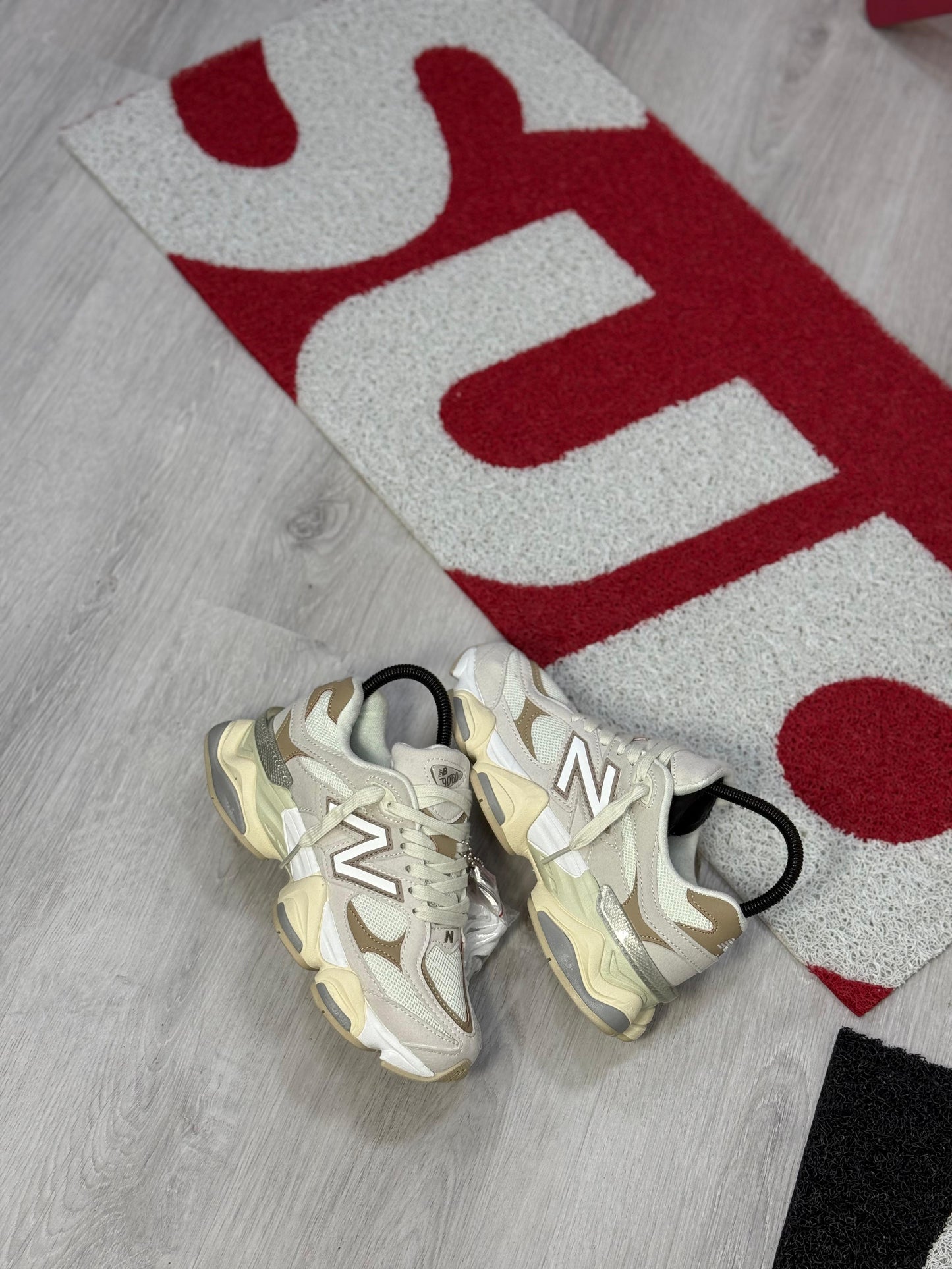 NEW BALANCE 9060