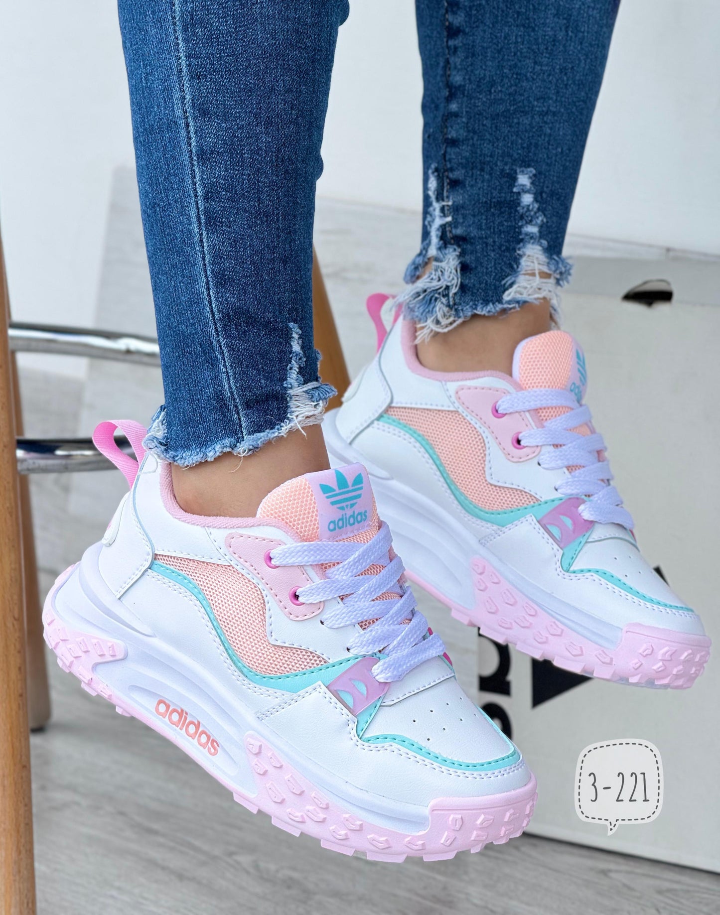 Adidas dama