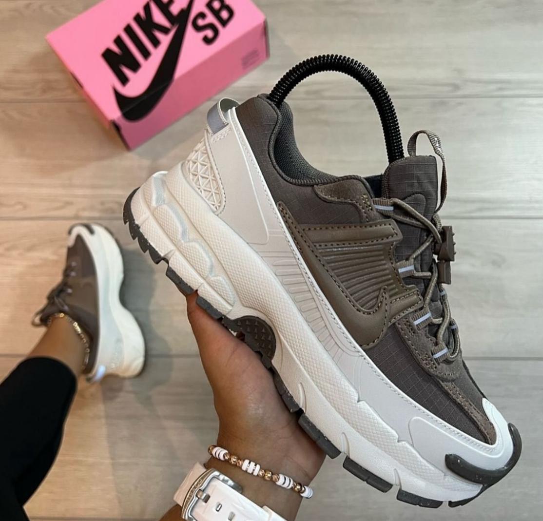 NIKE VOMERO DAMA IMPORTADO