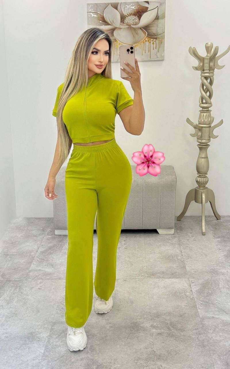 HERMOSO CONJUNTO PANTALO LARGO Y CHALECO