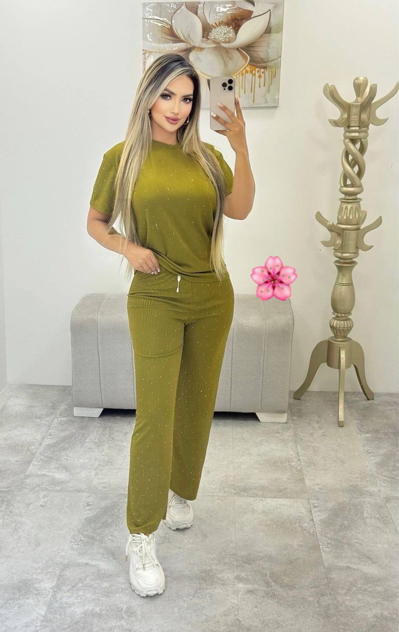 HERMOSO CONJUNTO 2 PIEZAS
