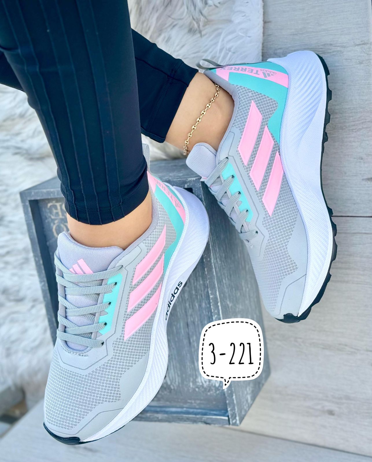 ADIDAS DAMA LITIK